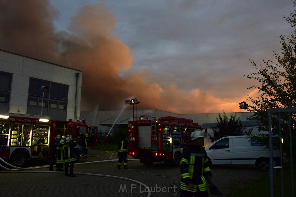 Grossbrand Halle Troisdorf Kriegsdorf Junkersring P300.JPG - Miklos Laubert